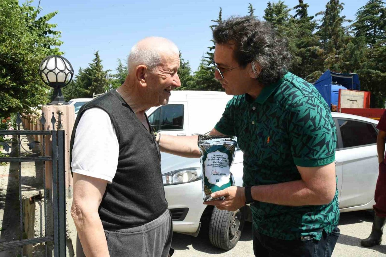 174 vatandaşın evlerine gidilerek, kurban kesim hizmeti verildi