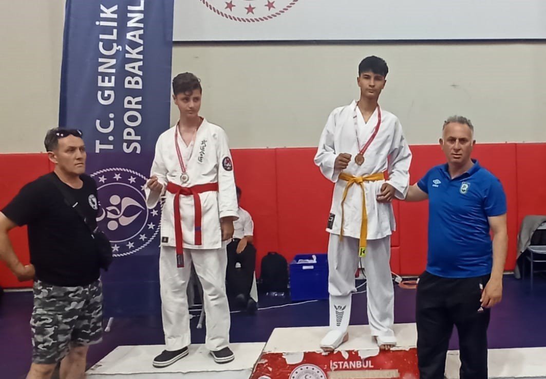 Derincespor İstanbul’dan madalyalarla döndü