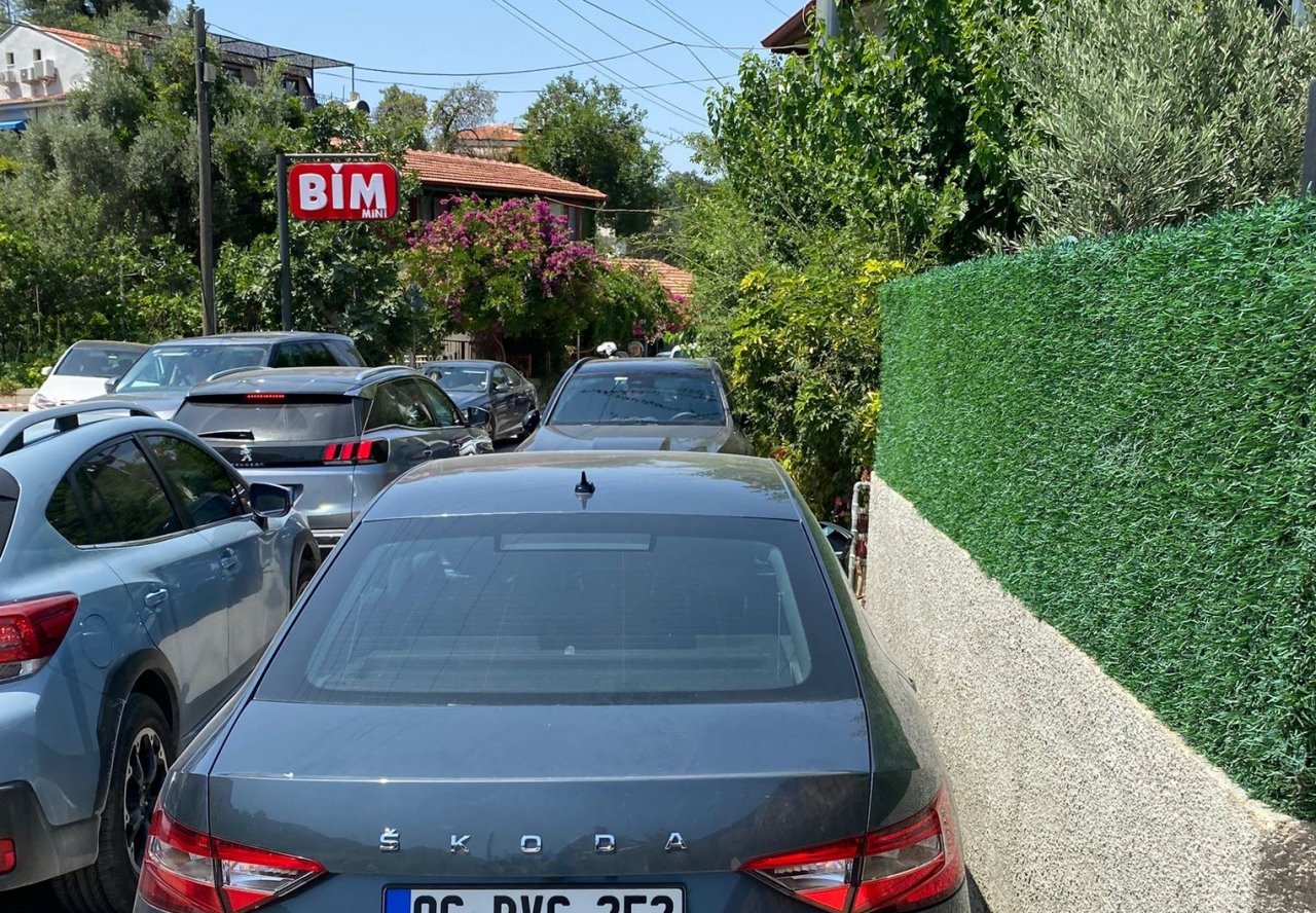 Jandarma trafik ekipleri hatalı parklara geçit vermiyor