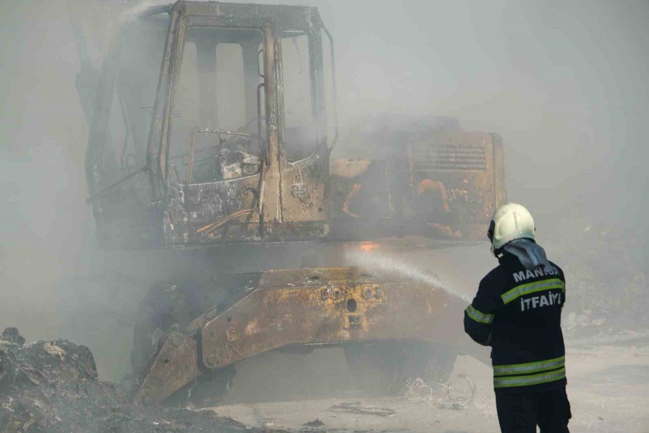 Hurdalıkta çıkan yangın korkuttu