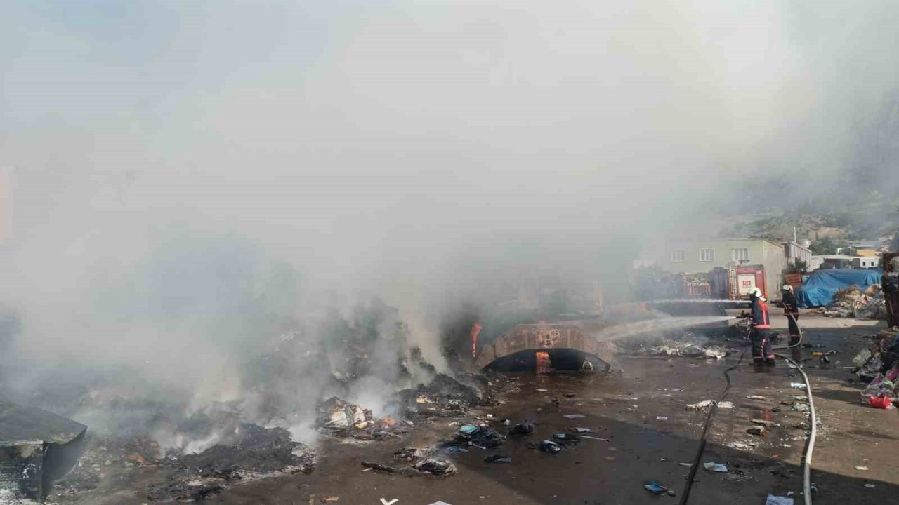 Hurdalıkta çıkan yangın korkuttu