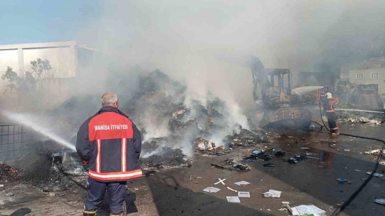 Hurdalıkta çıkan yangın korkuttu