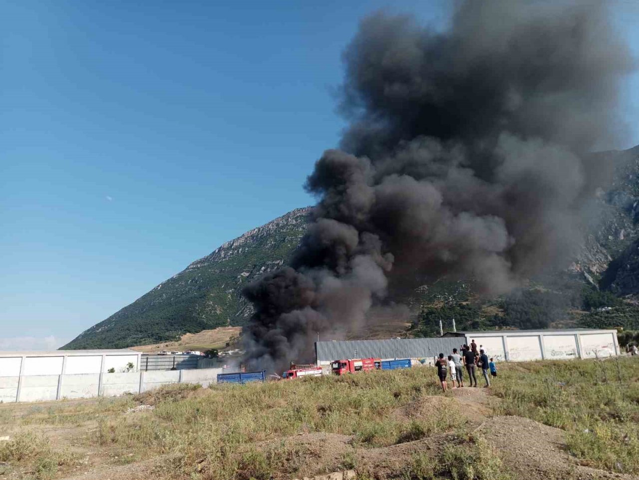 Hurdalıkta çıkan yangın korkuttu