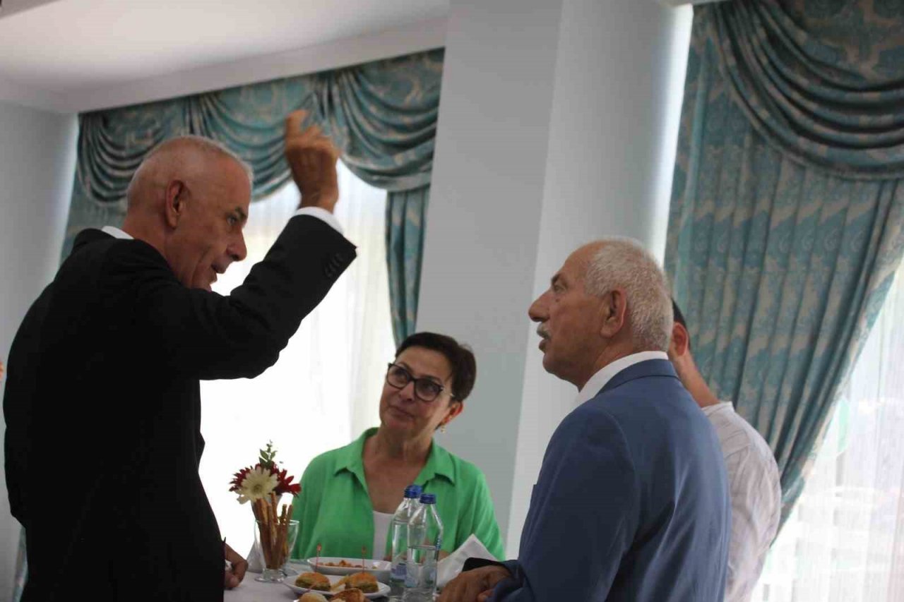 Marmaris Kaymakamı Aksoy, ilçe protokolü ile bayramlaştı