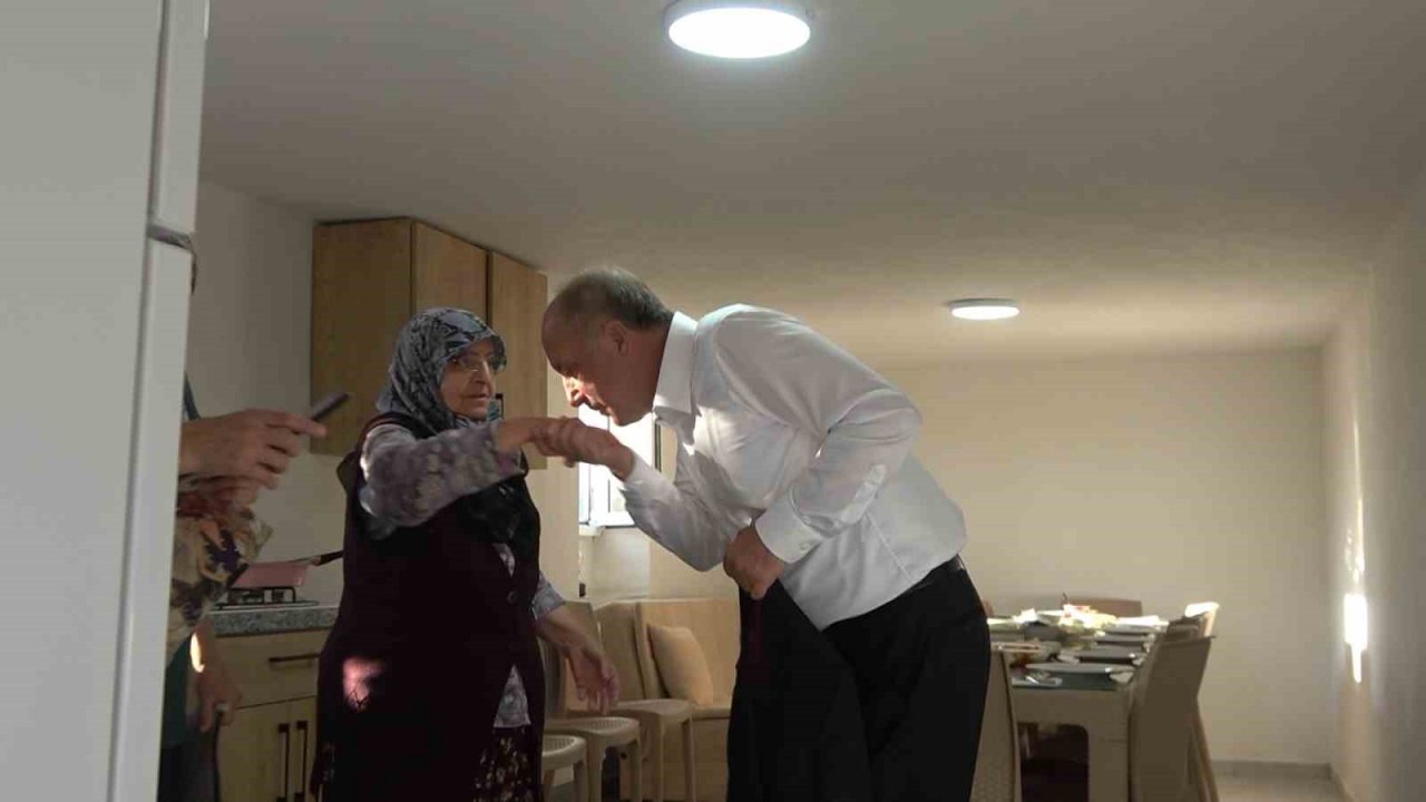 Muharrem İnce, bayram namazını köyünde kıldı