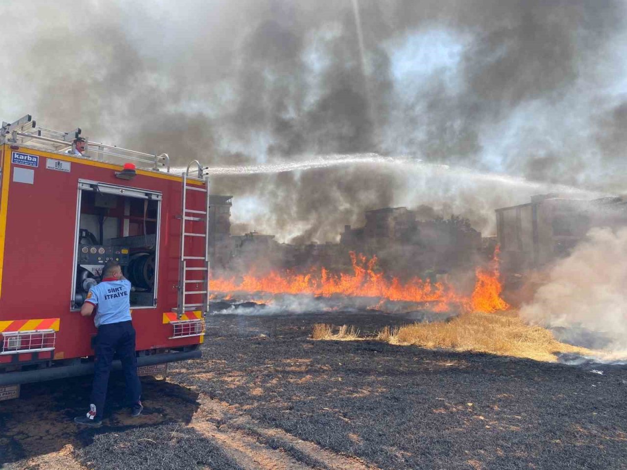 Siirt’te 130 dekar tarım arazisi küle döndü