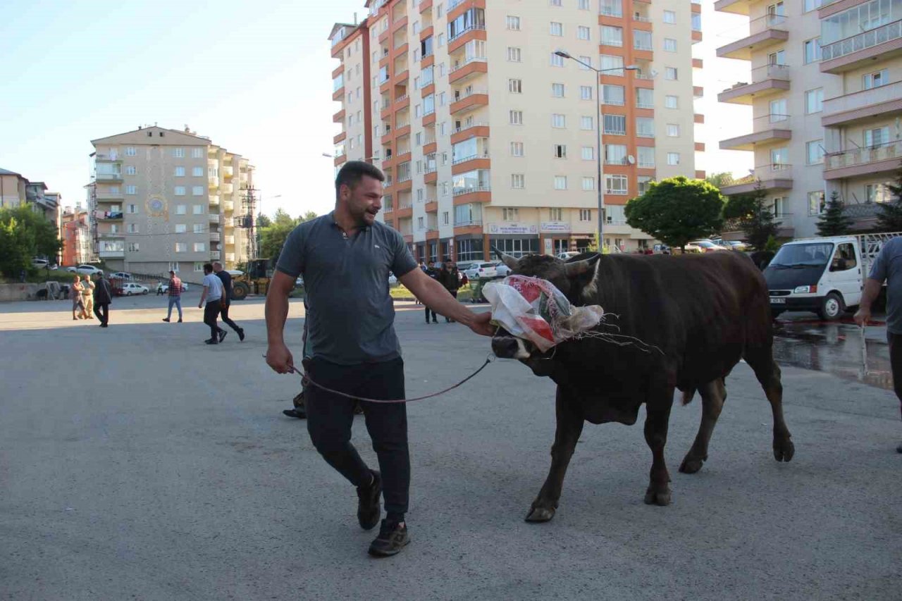 Kurban kesim alanları oyun parkına döndü