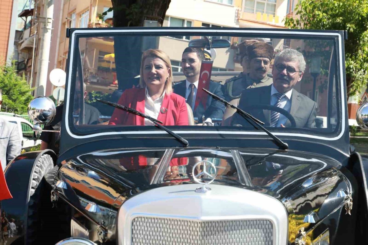 İzmit’in Kurtuluşunun 102’inci yılı