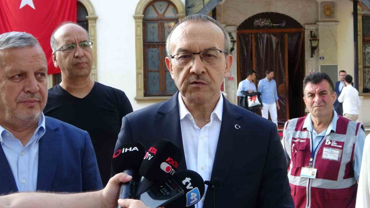 Kocaeli’de vatandaşlar bayram namazı için camileri doldurdu