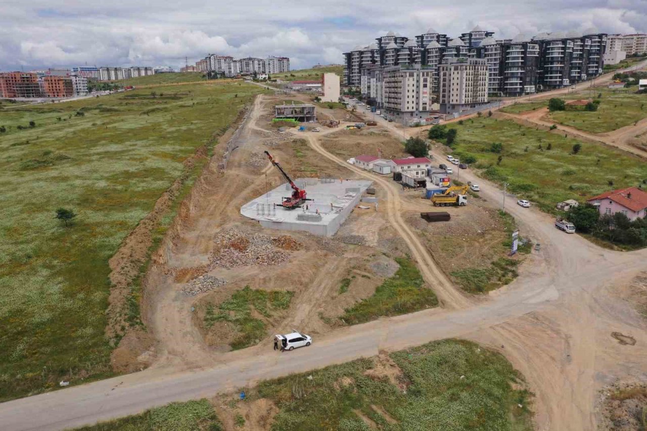 70 bin metrekare alanda inşa edilen Çayırova Millet Bahçesi bölgeye değer katacak