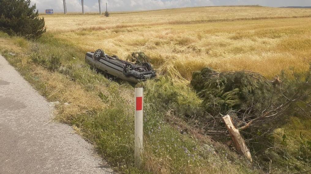 Evli çift kazada ölümden döndü