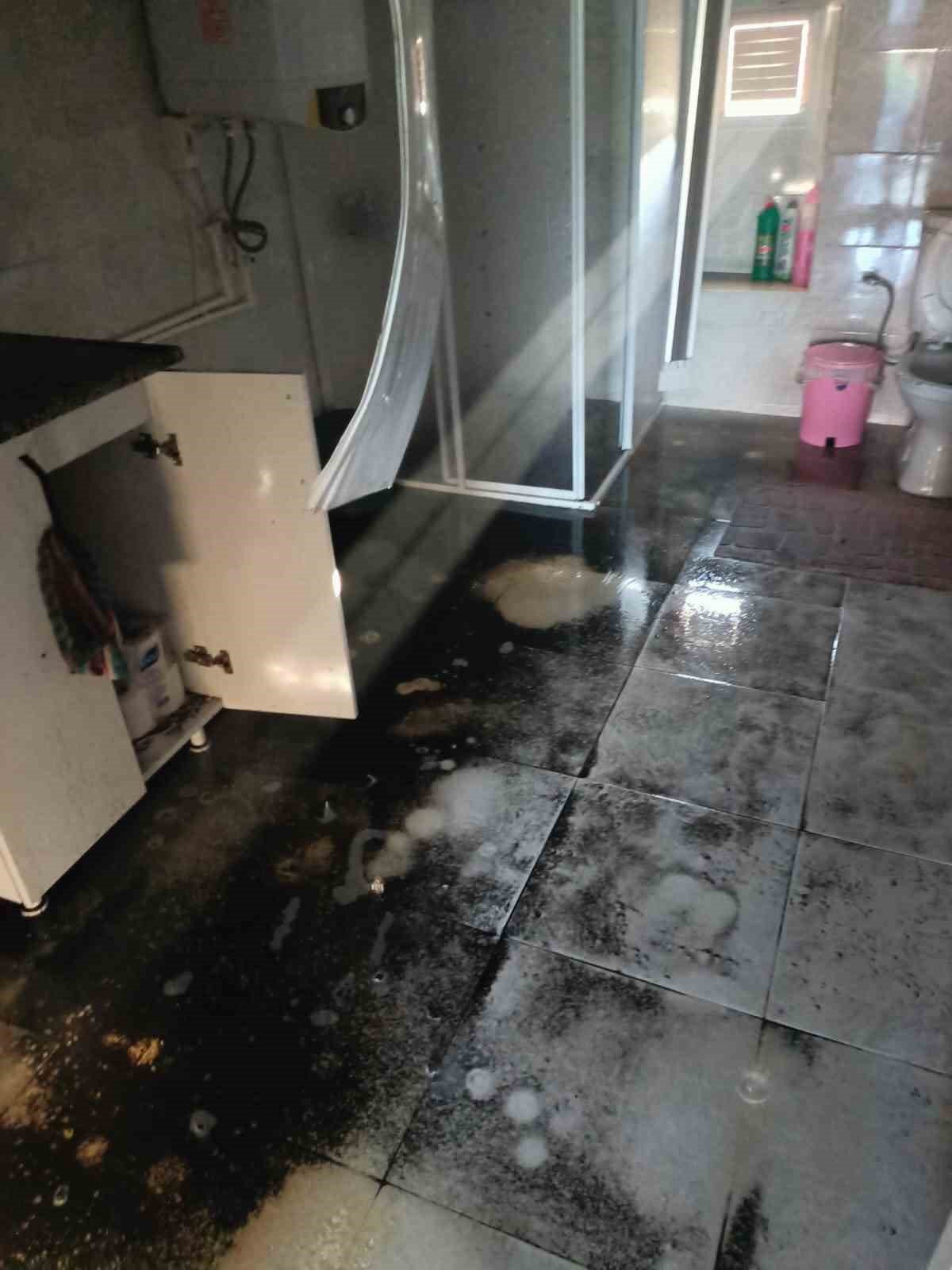 Ocakta unutulan kızartma yağı yangın çıkarttı