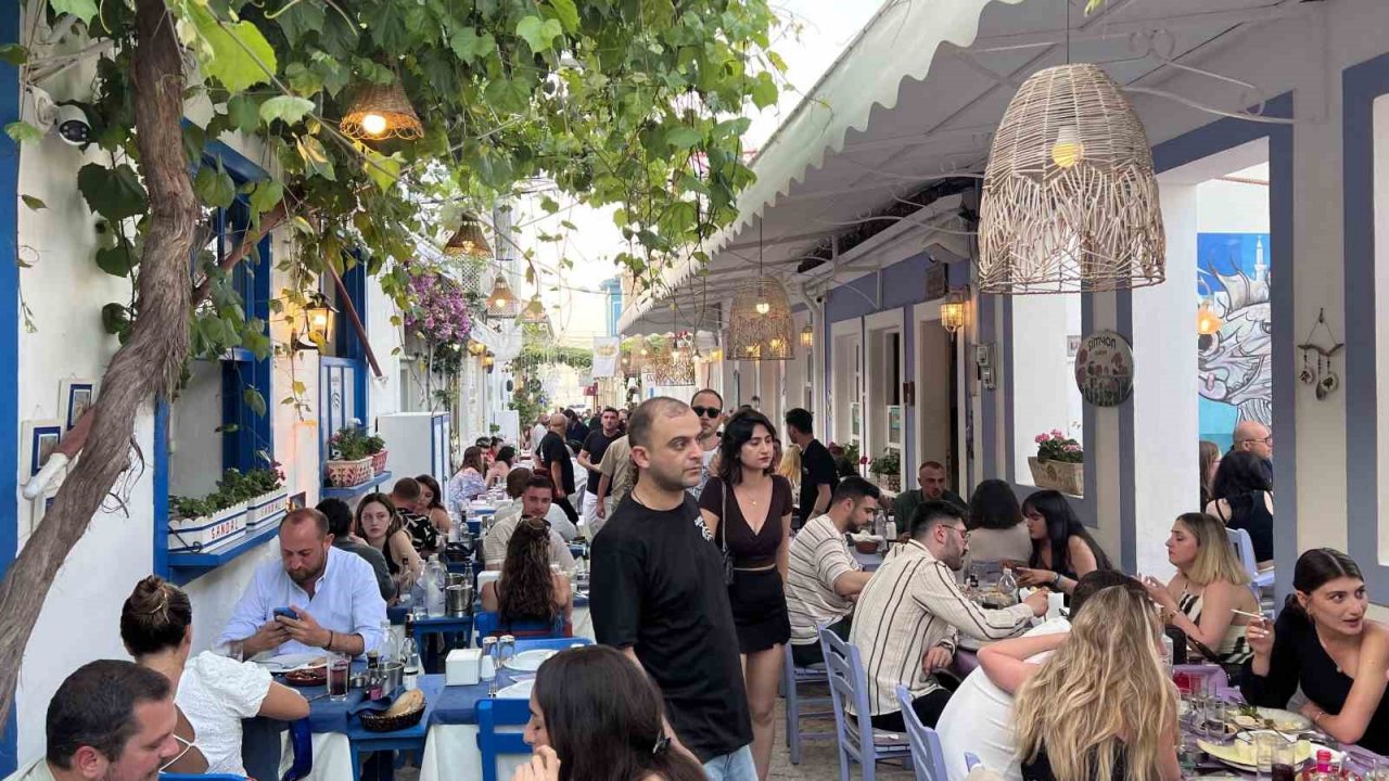 Kuzey Ege’nin turizm cenneti Bozcaada, Kurban Bayramı’nda dolup taştı