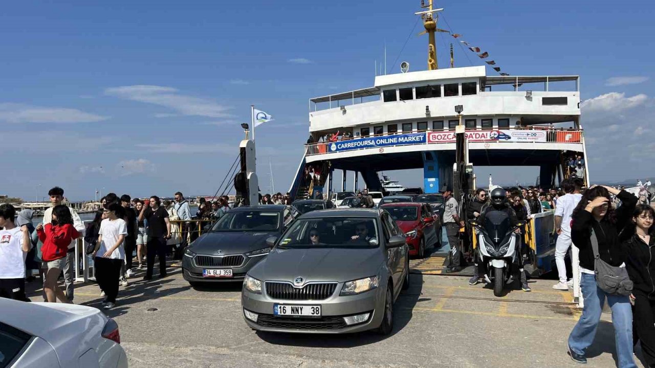 Kuzey Ege’nin turizm cenneti Bozcaada, Kurban Bayramı’nda dolup taştı