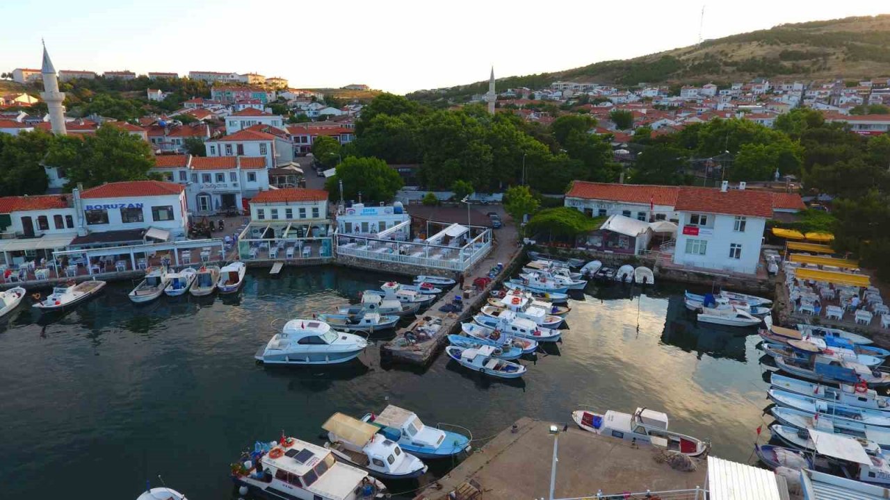 Kuzey Ege’nin turizm cenneti Bozcaada, Kurban Bayramı’nda dolup taştı