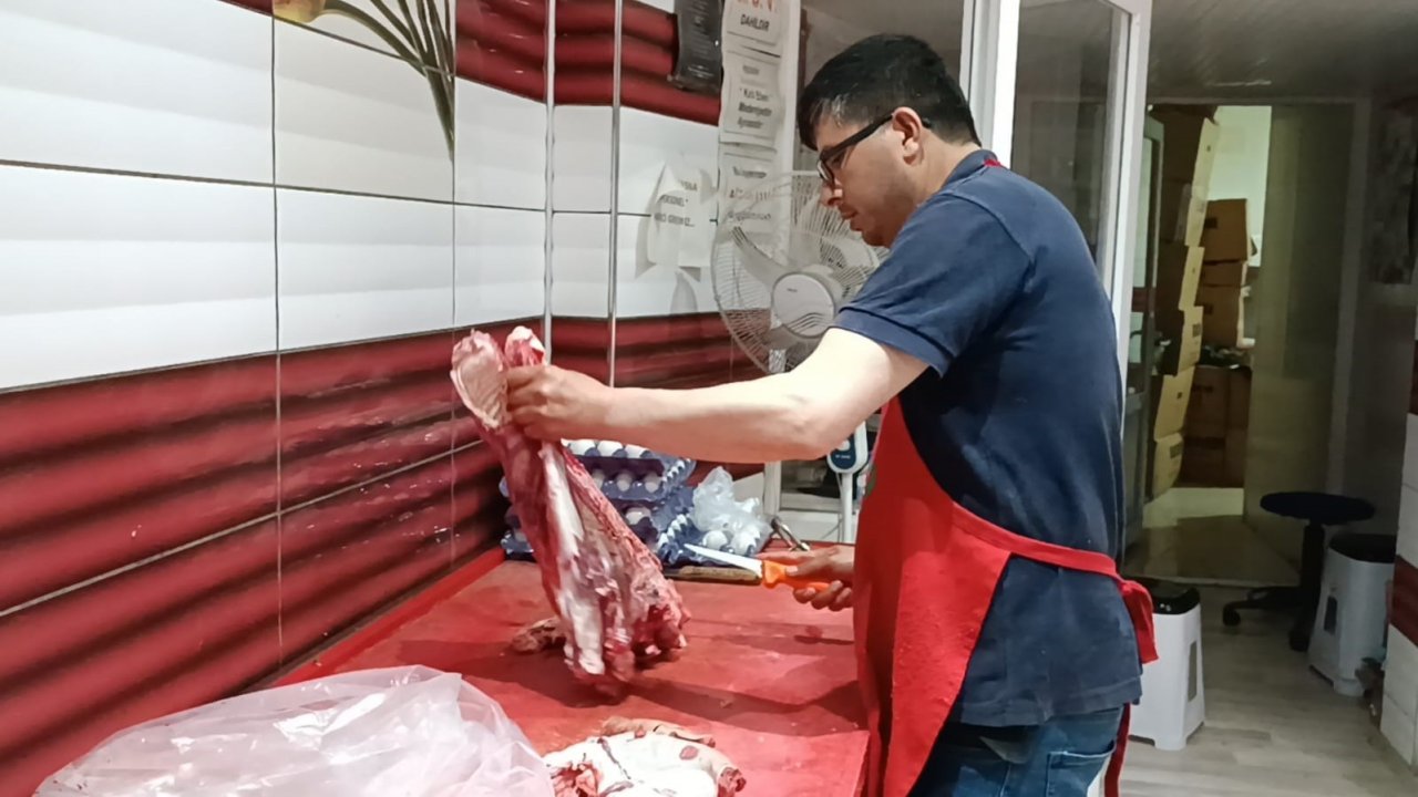 Kasaplarda kurban mesaisi