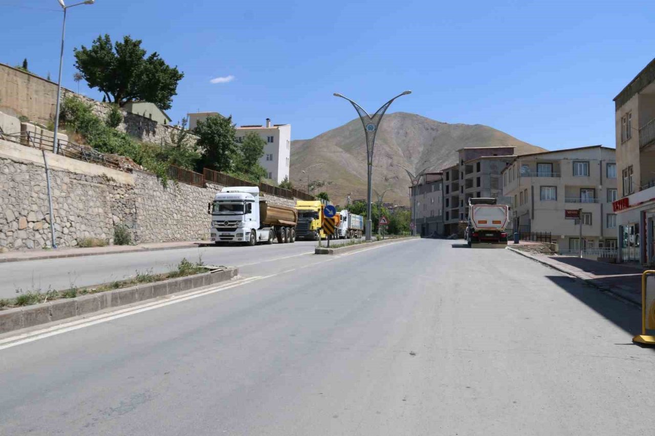 Hakkari’de bayram nedeniyle yollar boş kaldı