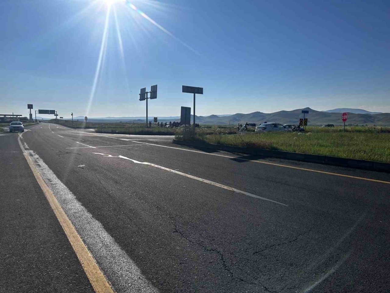 Kars’ta iki otomobil çarpıştı: 3 yaralı