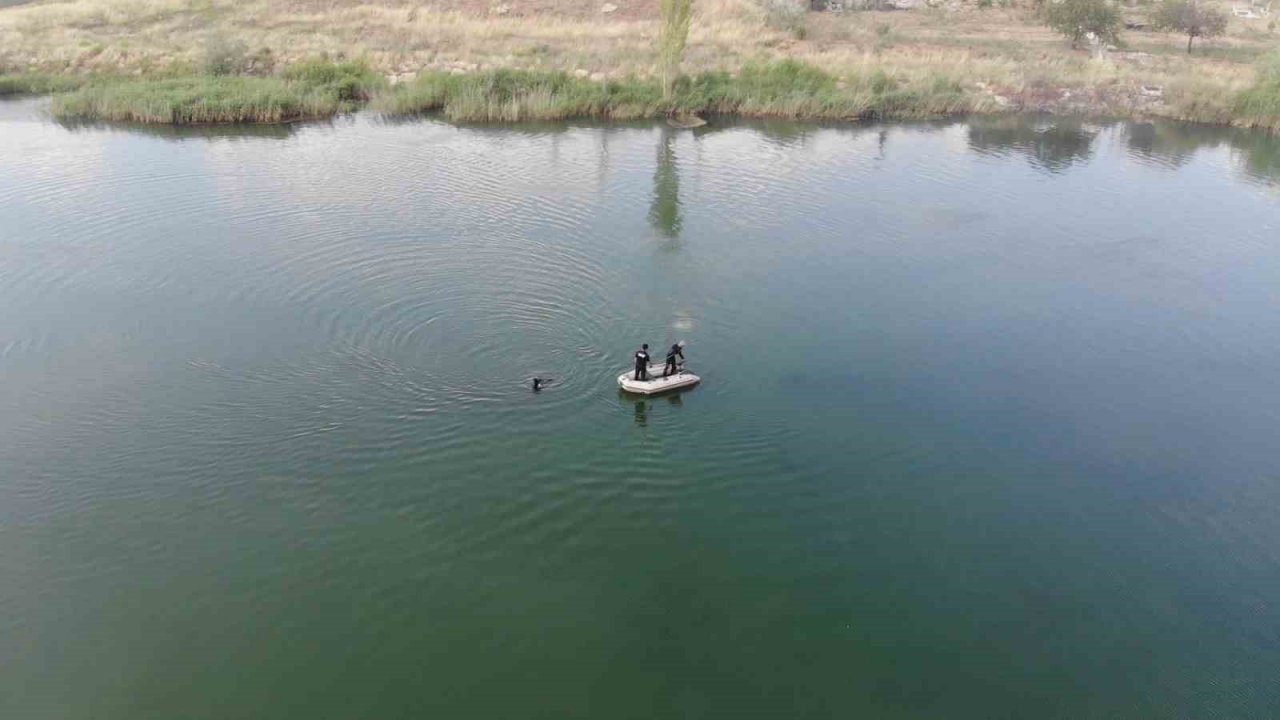 Kızılırmak’a düşen topu almak için suya giren 3 çocuk canından oldu