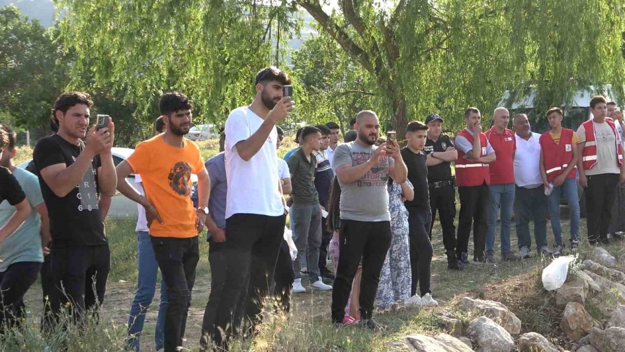 Kızılırmak’a düşen topu almak için suya giren 3 çocuk canından oldu