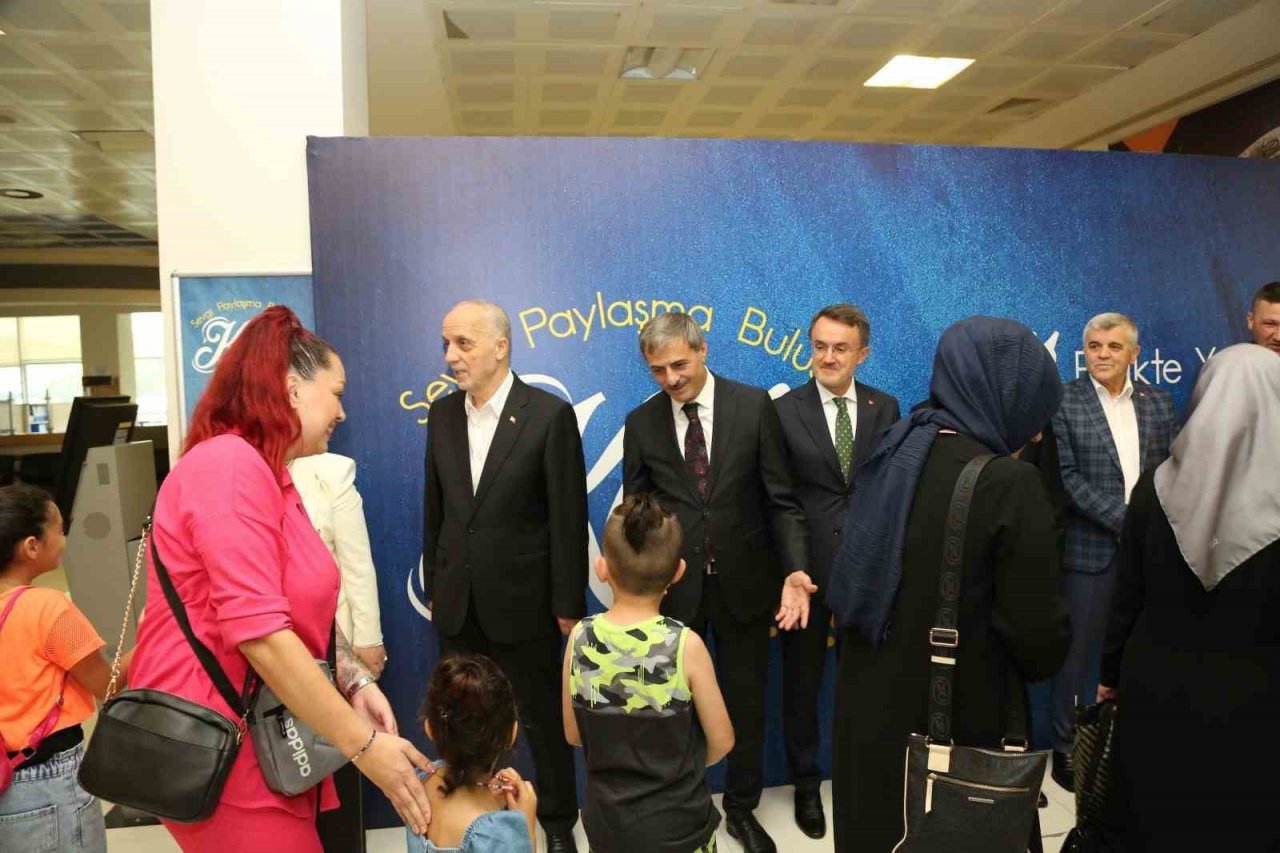 Serdivan’da geleneksel bayramlaşma programı gerçekleştirildi