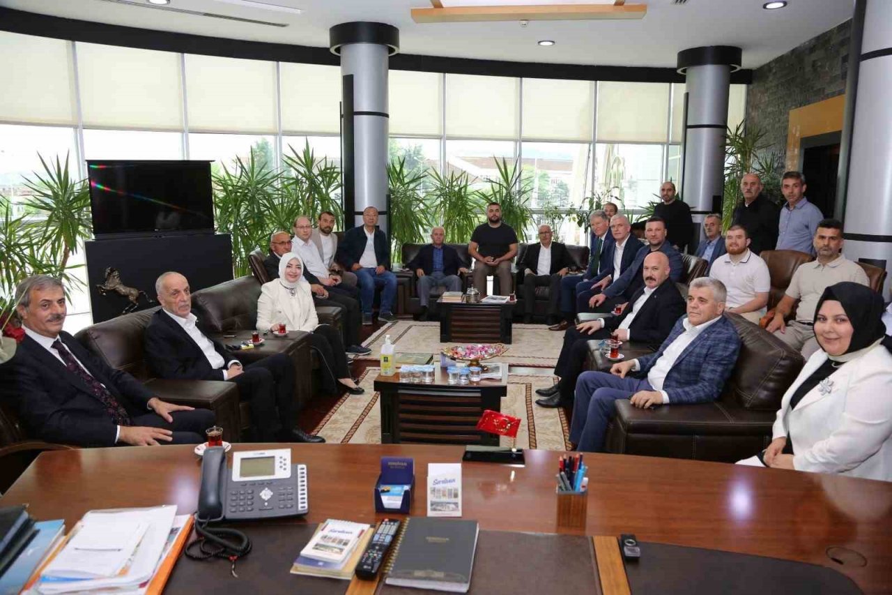 Serdivan’da geleneksel bayramlaşma programı gerçekleştirildi