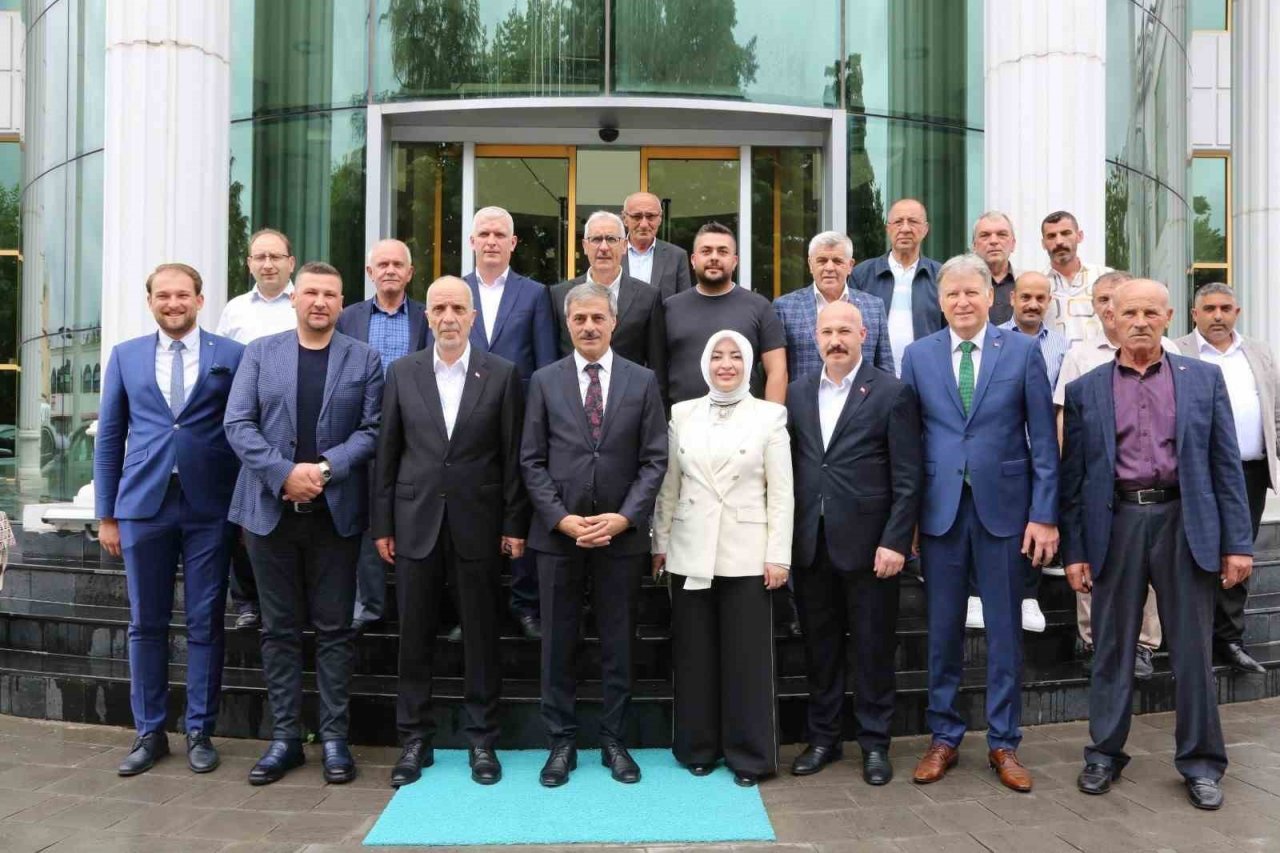 Serdivan’da geleneksel bayramlaşma programı gerçekleştirildi