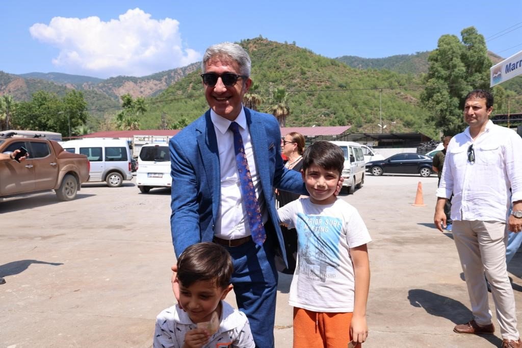 Başkan Oktay, kurban kesim yerlerini ziyaret etti