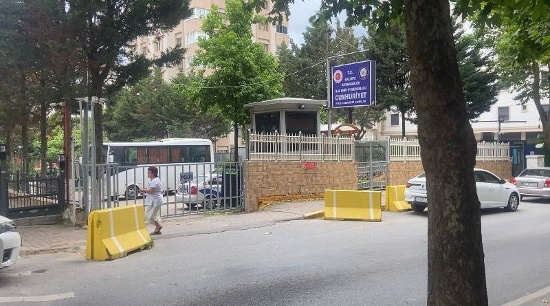Maltepe’de ehliyet kovalamacası: Polislerden kaçtı