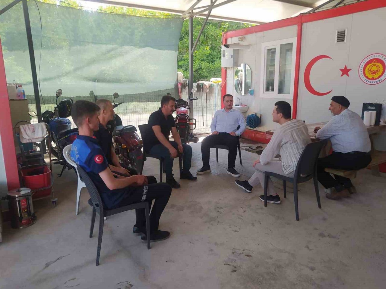 Taraklı ilçe protokolü görev başındaki personelin bayramını kutladı