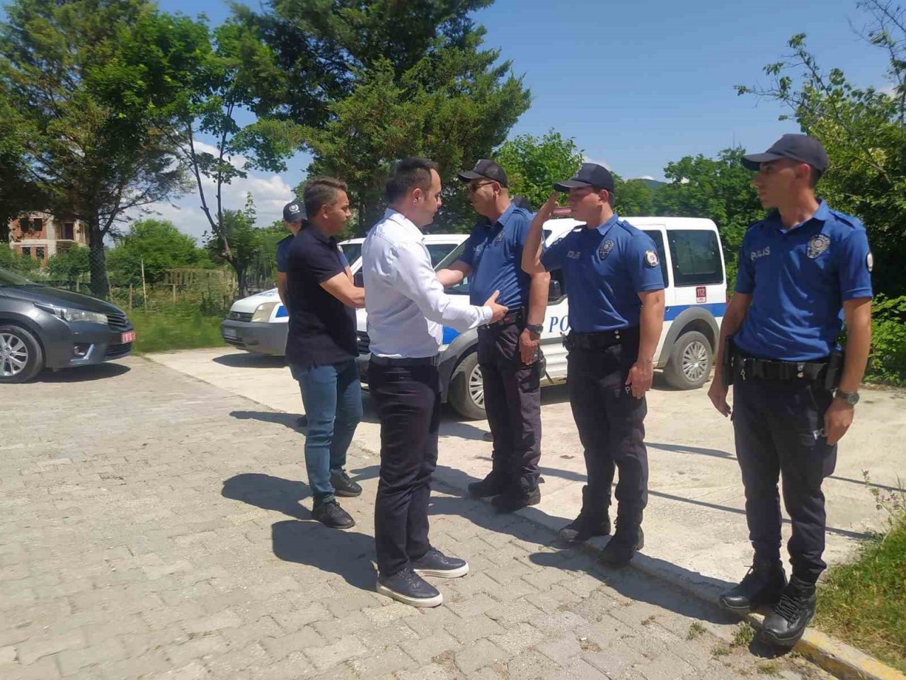 Taraklı ilçe protokolü görev başındaki personelin bayramını kutladı