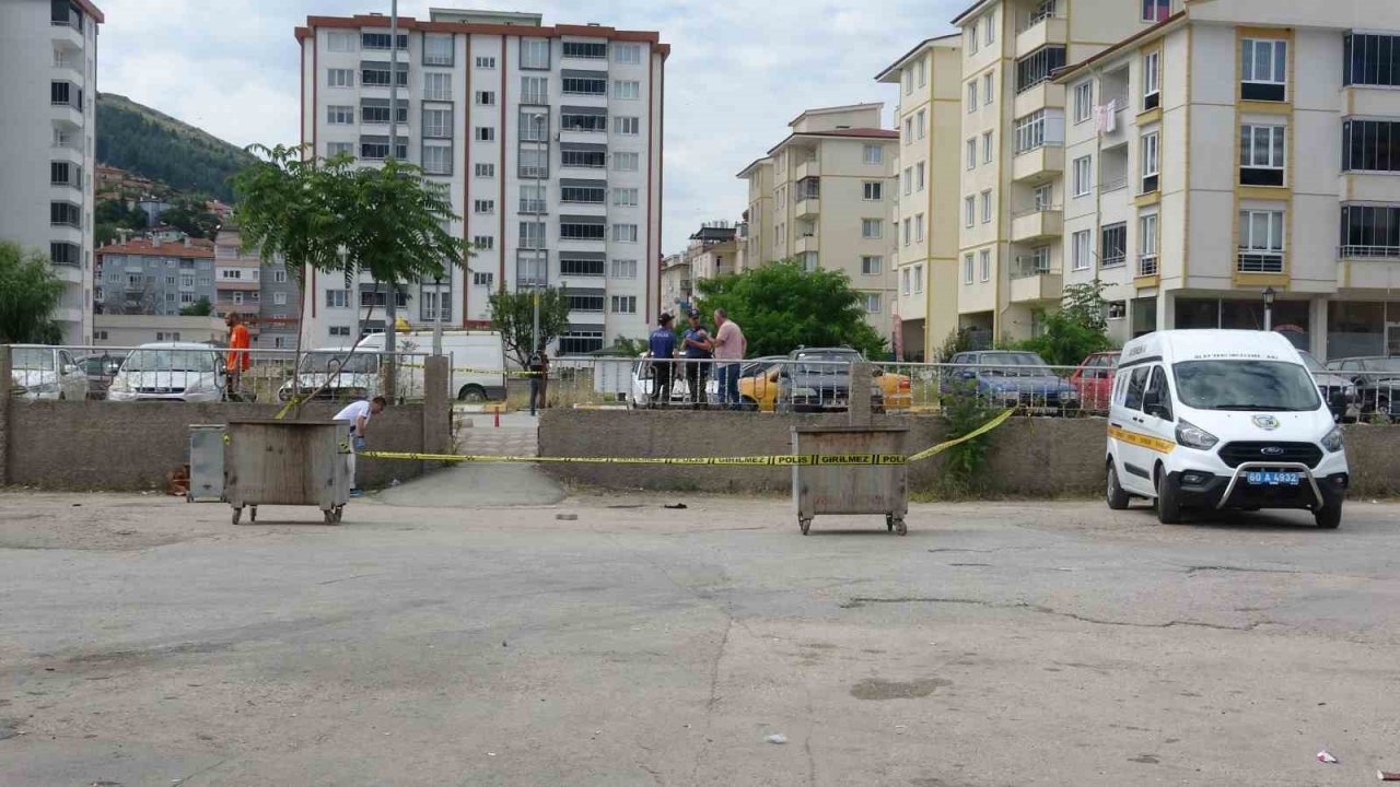 Önce bıçakla yaraladı, ardından av tüfeğiyle vurdu