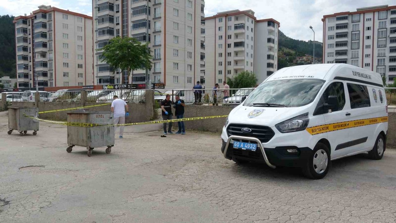 Önce bıçakla yaraladı, ardından av tüfeğiyle vurdu