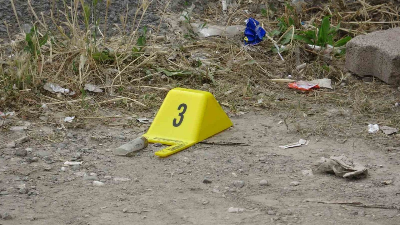 Önce bıçakla yaraladı, ardından av tüfeğiyle vurdu