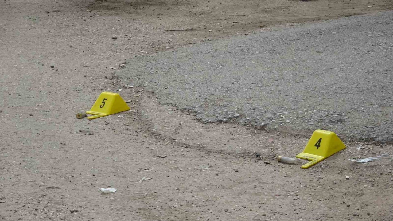 Önce bıçakla yaraladı, ardından av tüfeğiyle vurdu