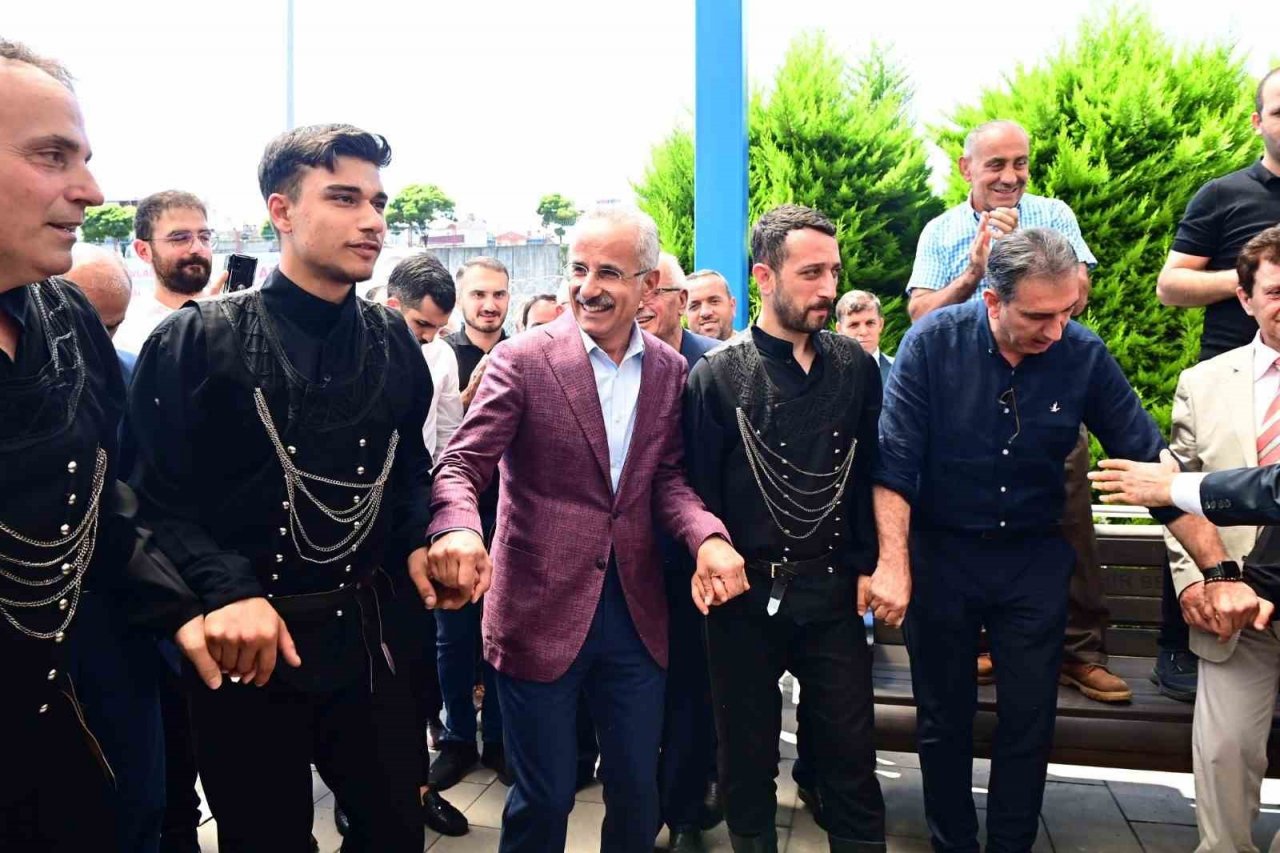 Bakan Uraloğlu’na memleketinde coşkulu karşılama