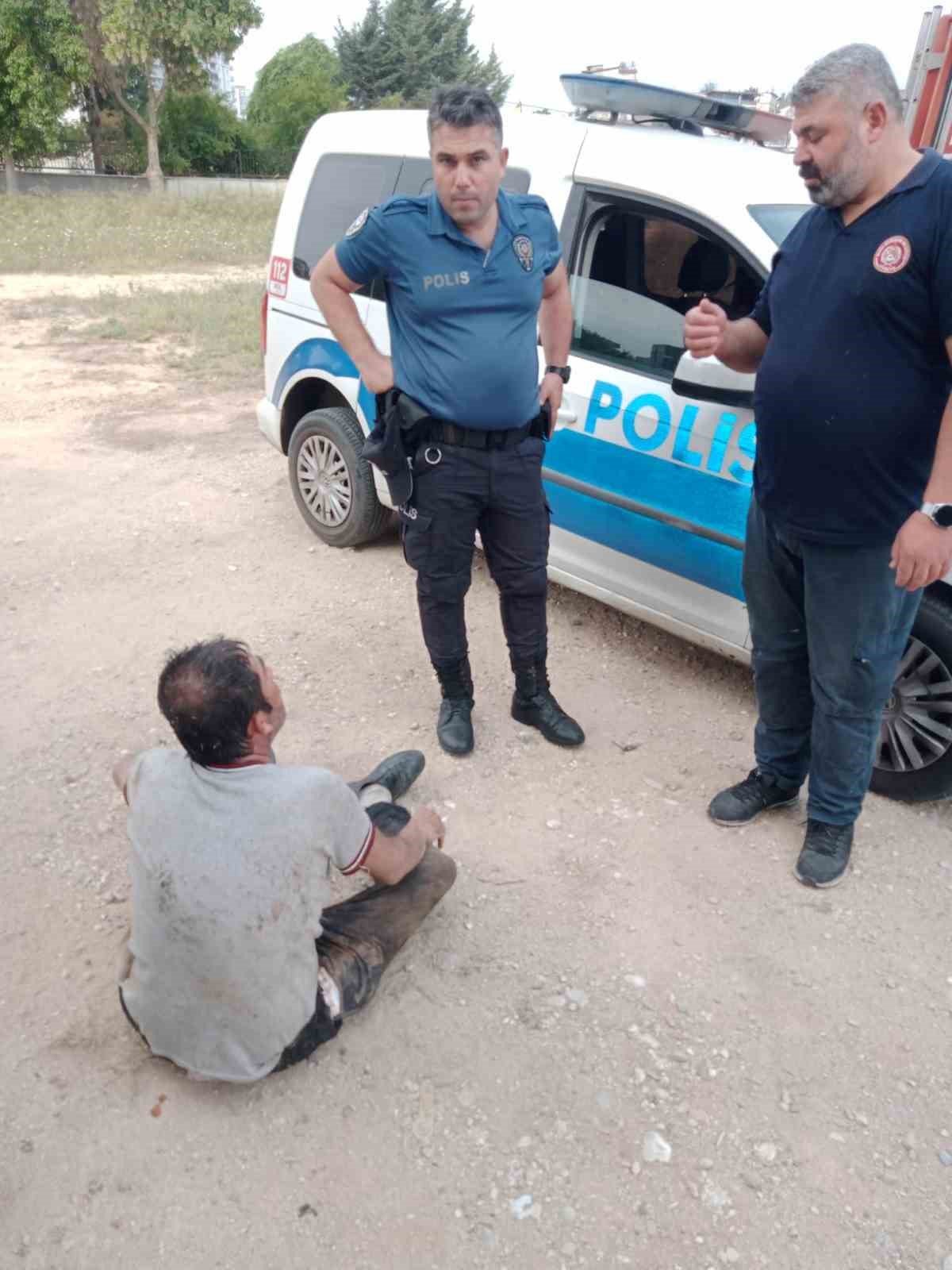 Uçurumda mahsur kalan şahıs itfaiye ekipleri tarafından kurtarıldı