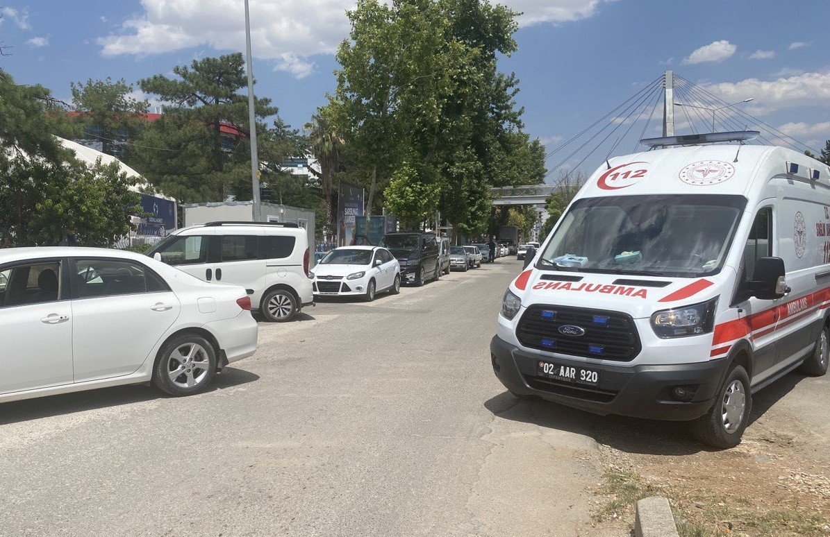 İki otomobil çarpıştı:1 yaralı