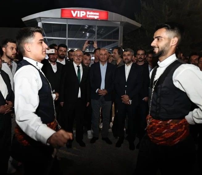 Efkan Ala memleketi Erzurum’da