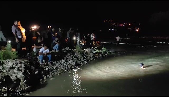 Sason Çayı’na giren 3 çocuk kayboldu: 1 çocuğun cansız bedenine ulaşıldı
