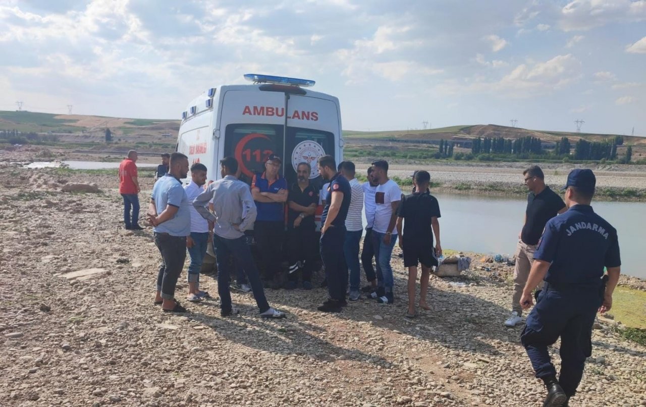 Batman’da girdiği suda kaybolan gencin cansız bedenine ulaşıldı