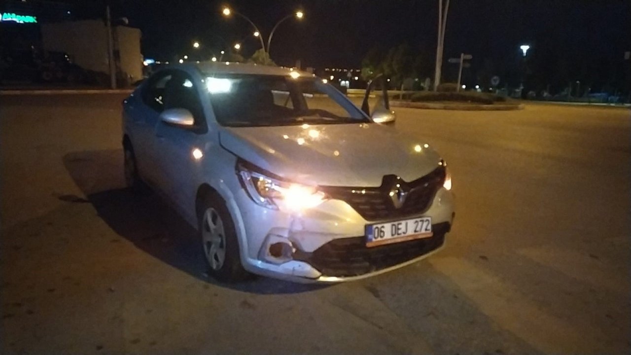 Çorum’da iki otomobil çarpıştı: 2 kişi yaralandı