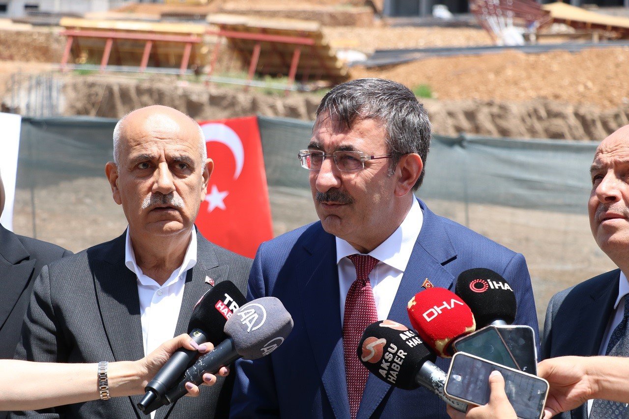 Cumhurbaşkanı Yardımcısı Yılmaz: "Afetlerin yaralarını hep birlikte sardık"