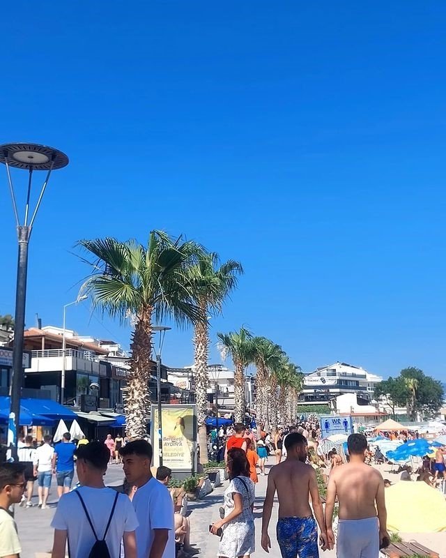 Didim’de plajlarda adım atacak yer kalmadı
