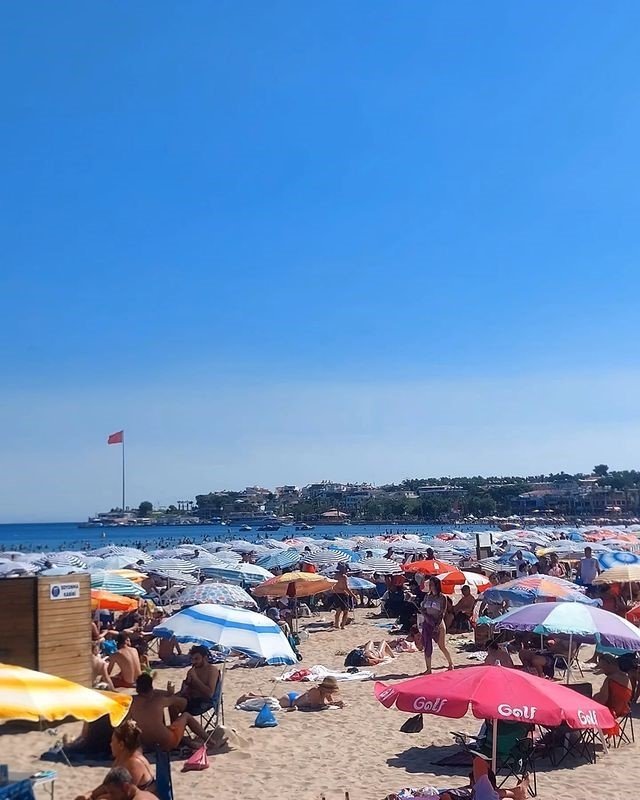 Didim’de plajlarda adım atacak yer kalmadı