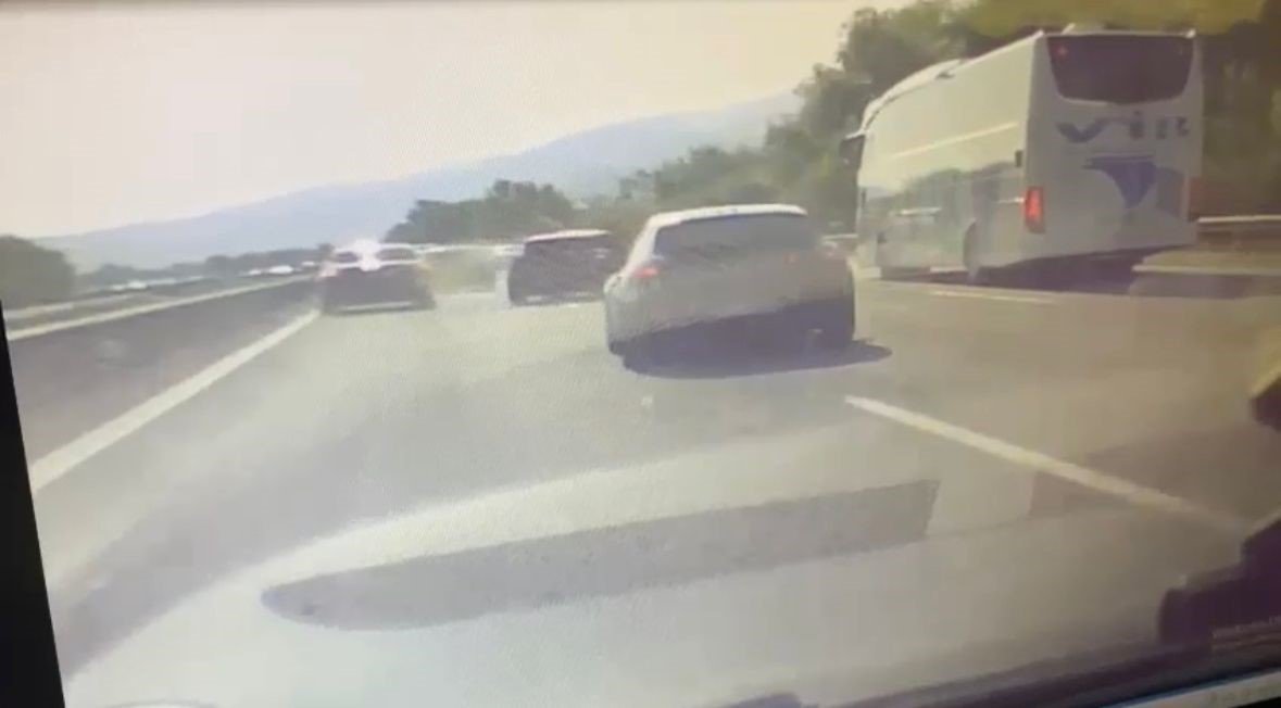 Düzce’de 7 aracın karıştığı zincirleme kaza kamerada