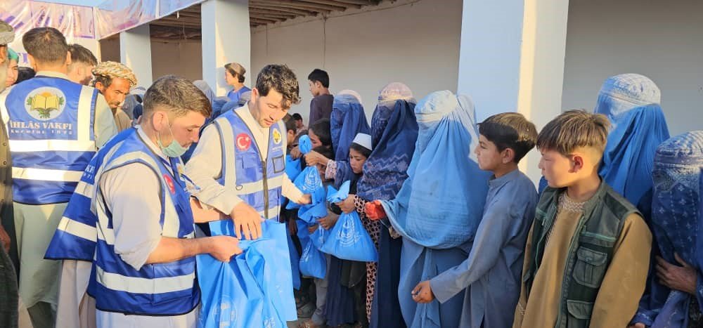 İhlas Vakfı 2 kıta, 5 ülkede bayramı yaşattı