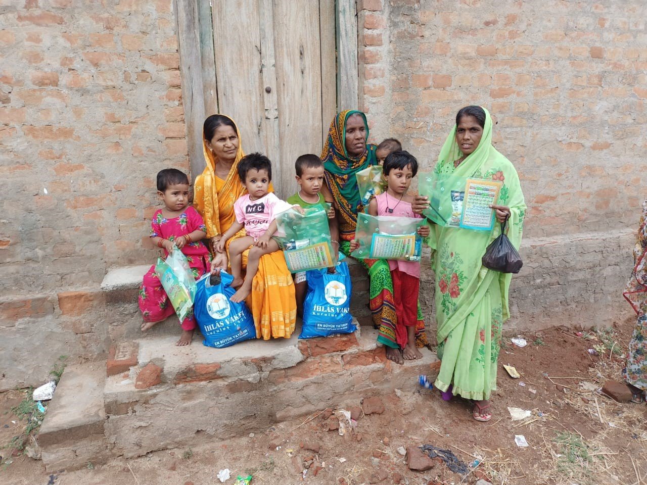 İhlas Vakfı 2 kıta, 5 ülkede bayramı yaşattı