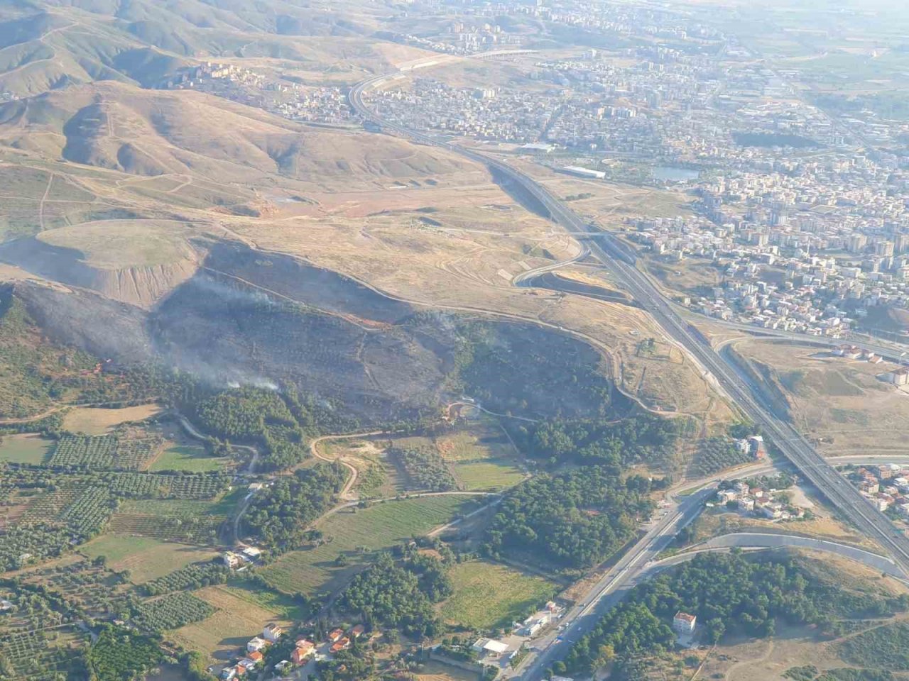 İzmir’deki orman yangını kontrol altına alındı