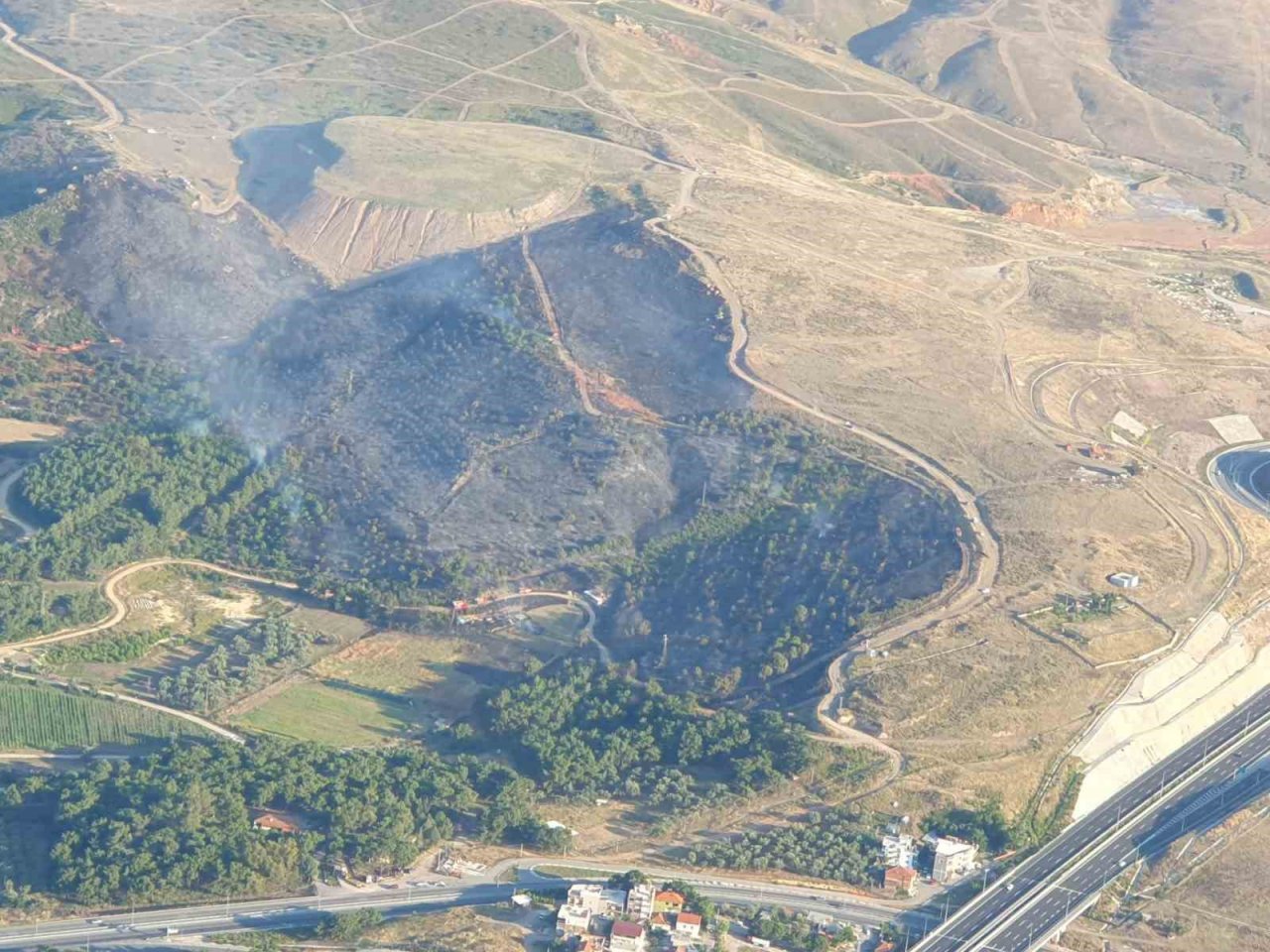 İzmir’deki orman yangını kontrol altına alındı